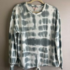 Long-Sleeve lightweight sweater